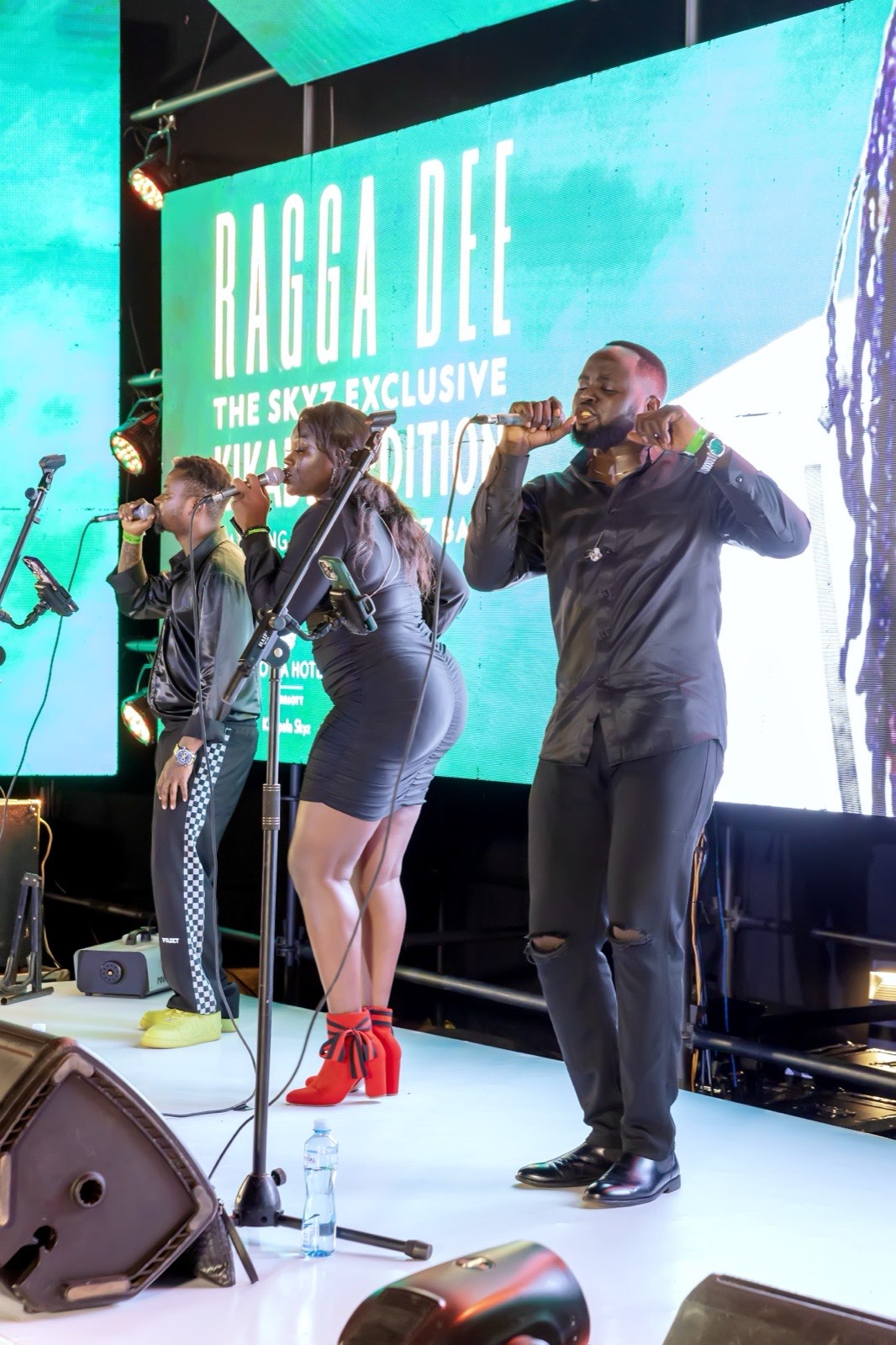 Ragga Dee performing live under the Kikadde Edition banner at The Skyz Exclusive