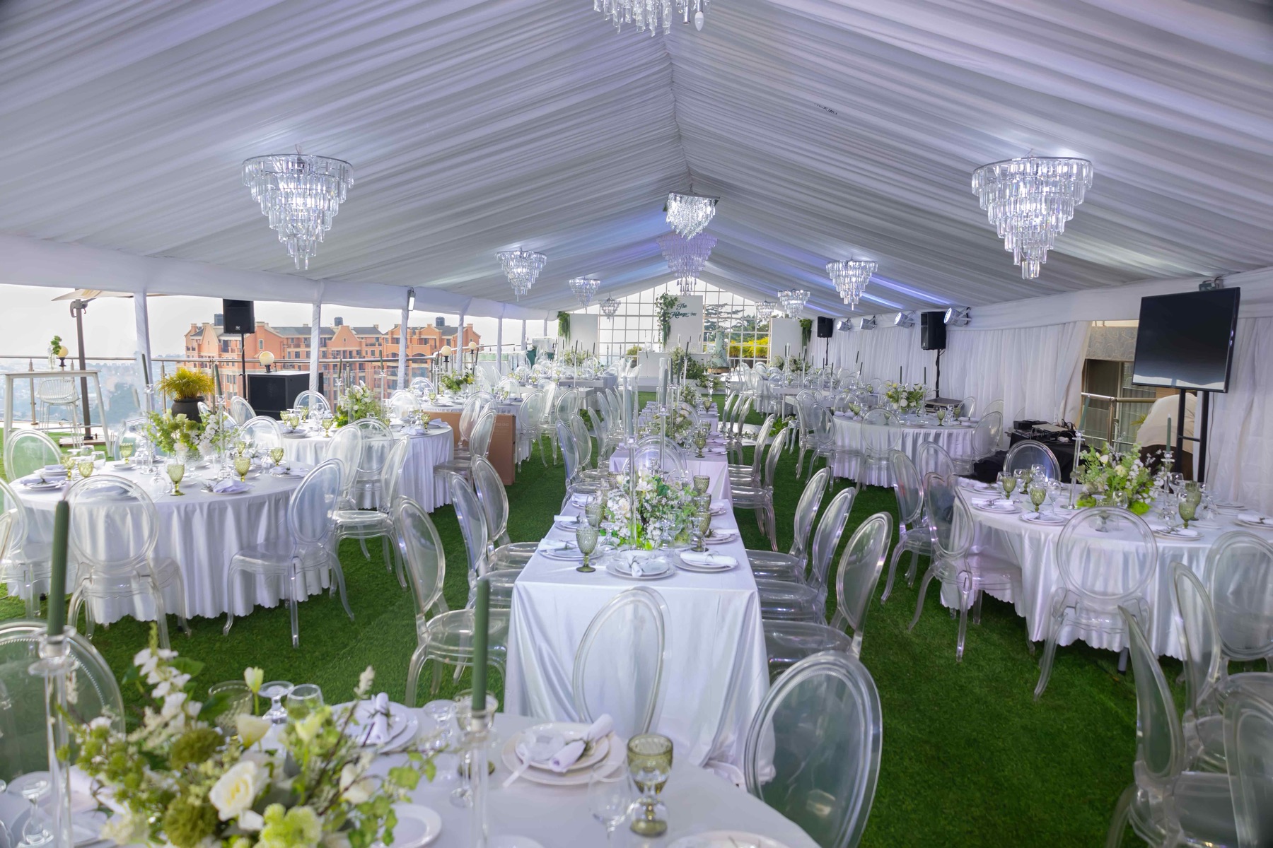 Skyz Deck styled for an elegant tented wedding reception